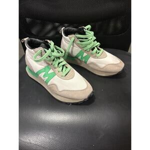 KARHU x VYNER ARTICLES M RUNNER Size 6MENS/7.5WOMENS US (see Pics)